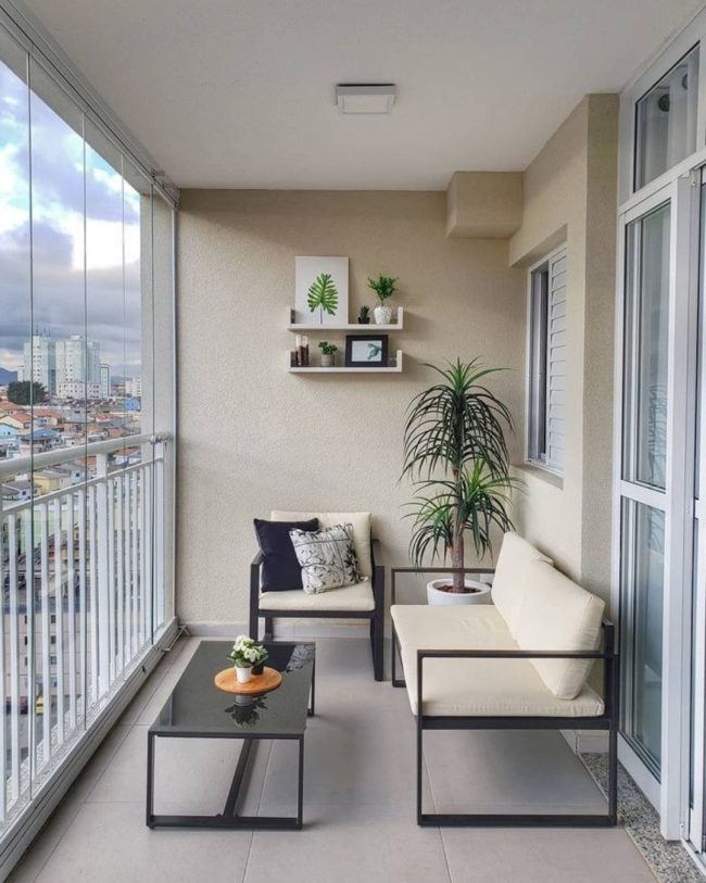 balkon tertutup kaca